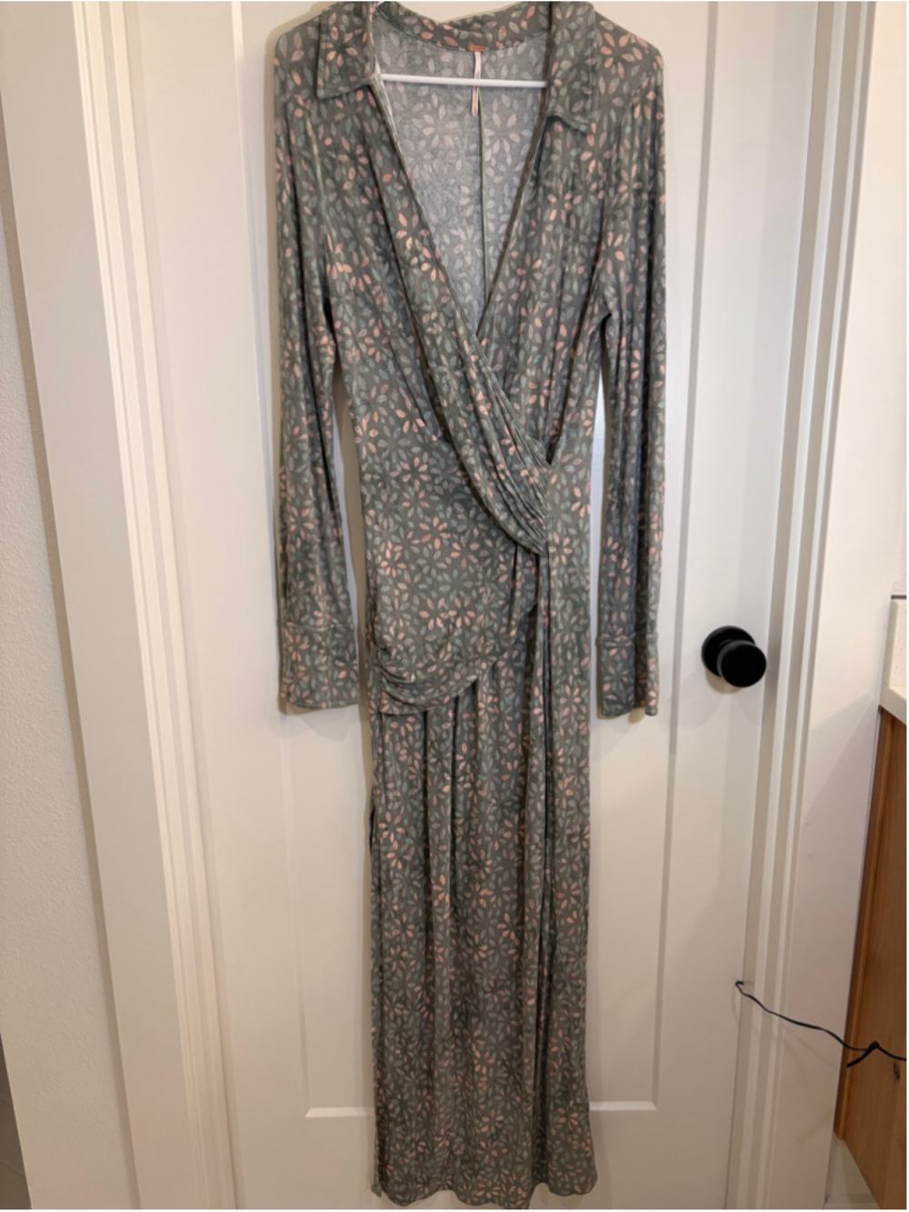 Women's Free People Floral Long Sleeve Surplice Maxi Dress Sage Green L